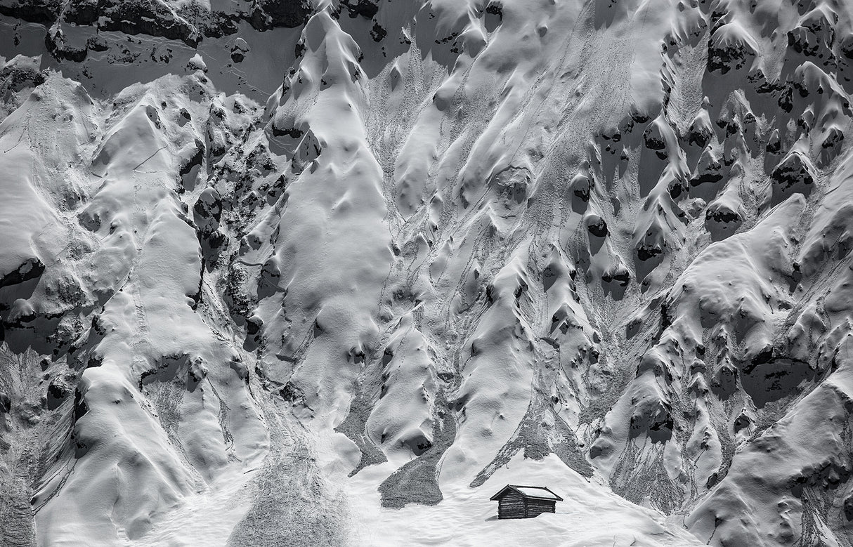 cradled by mountains Poster och Canvastavla