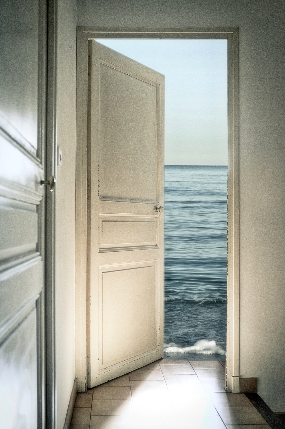 Behind the door Poster och Canvastavla