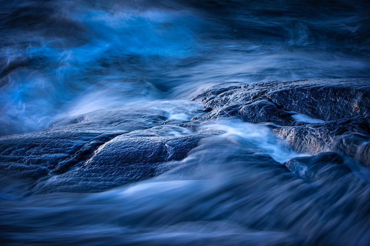 When the sea pours into Poster och Canvastavla