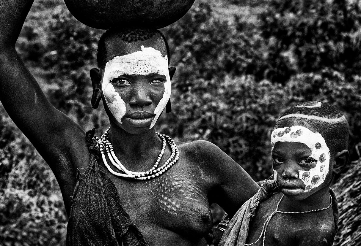 Surma tribe woman and her child - Ethiopia Poster och Canvastavla