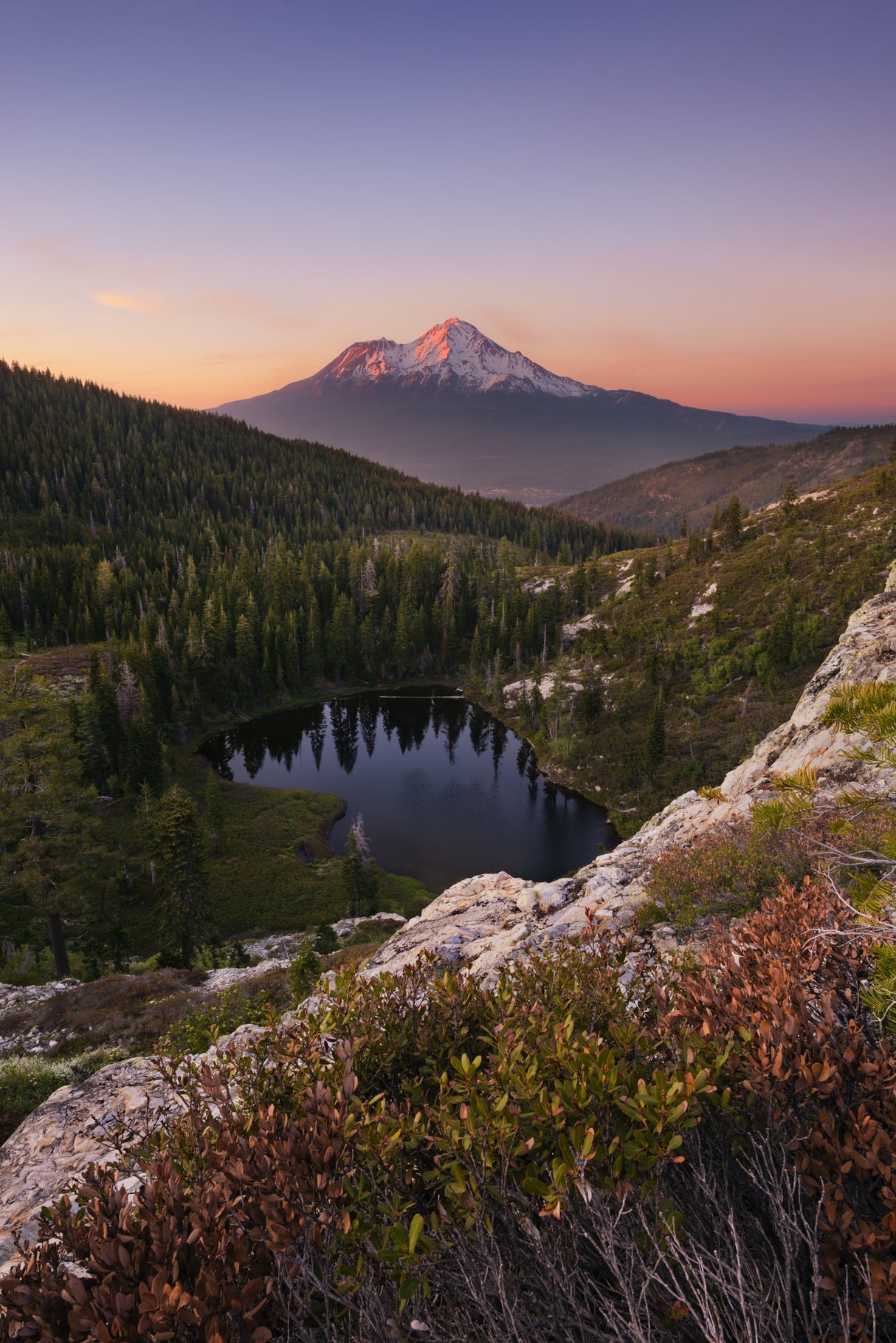 Heart Lake vertical Poster och Canvastavla