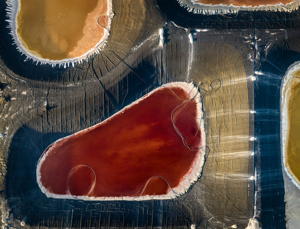 Red mineral pond Poster och Canvastavla