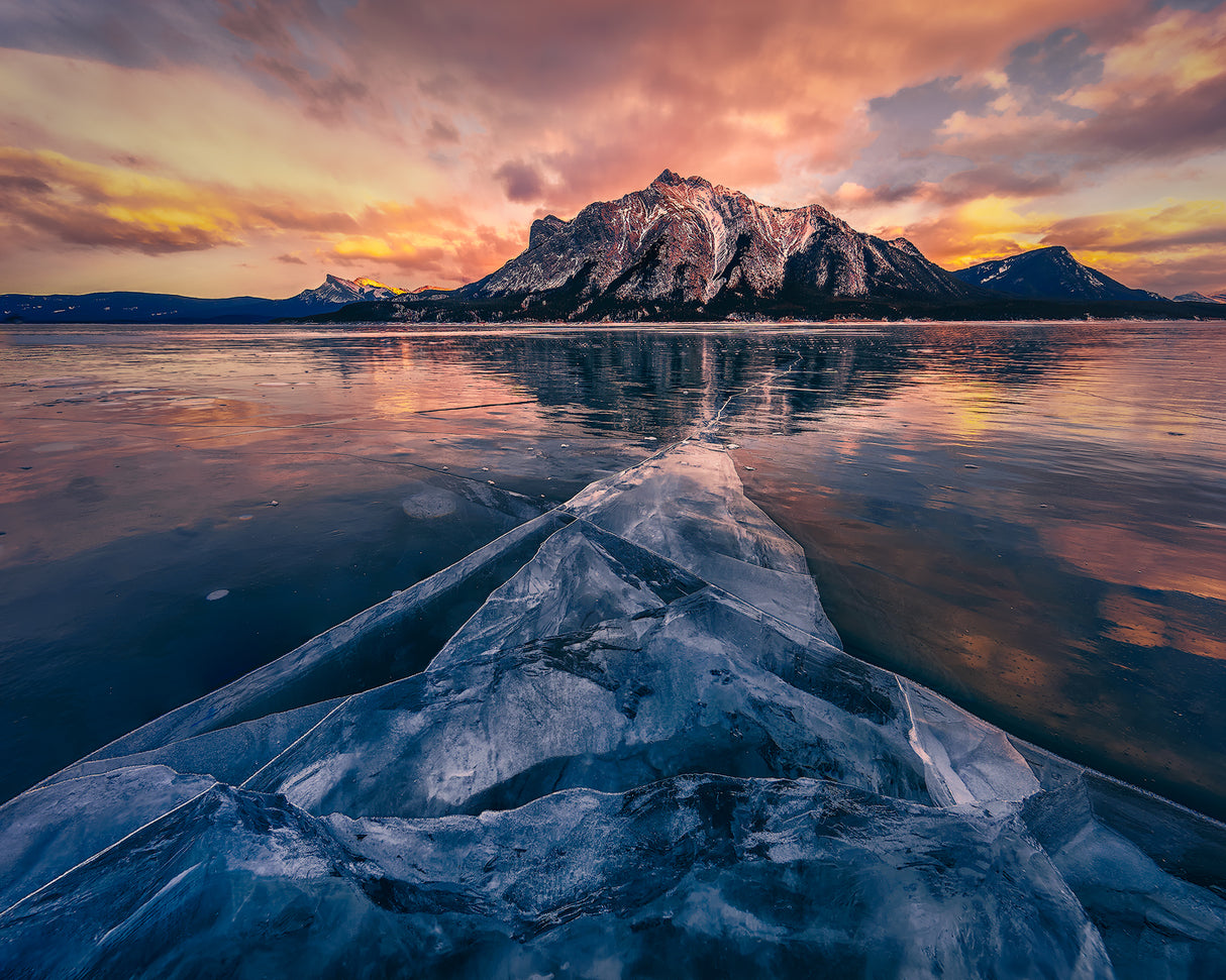 Ice Crack on Abraham Lake Poster och Canvastavla