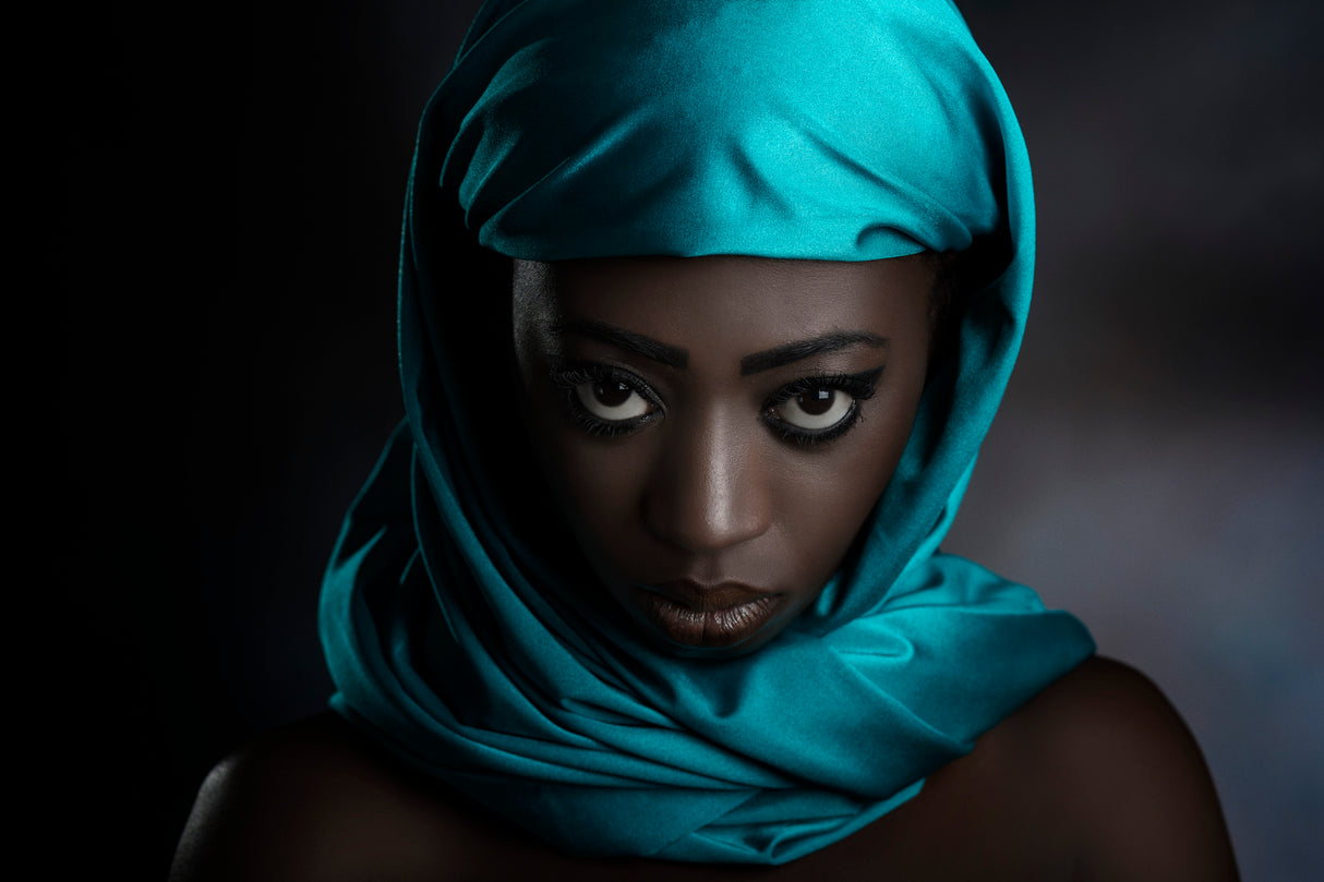 The turquoise scarf Poster och Canvastavla