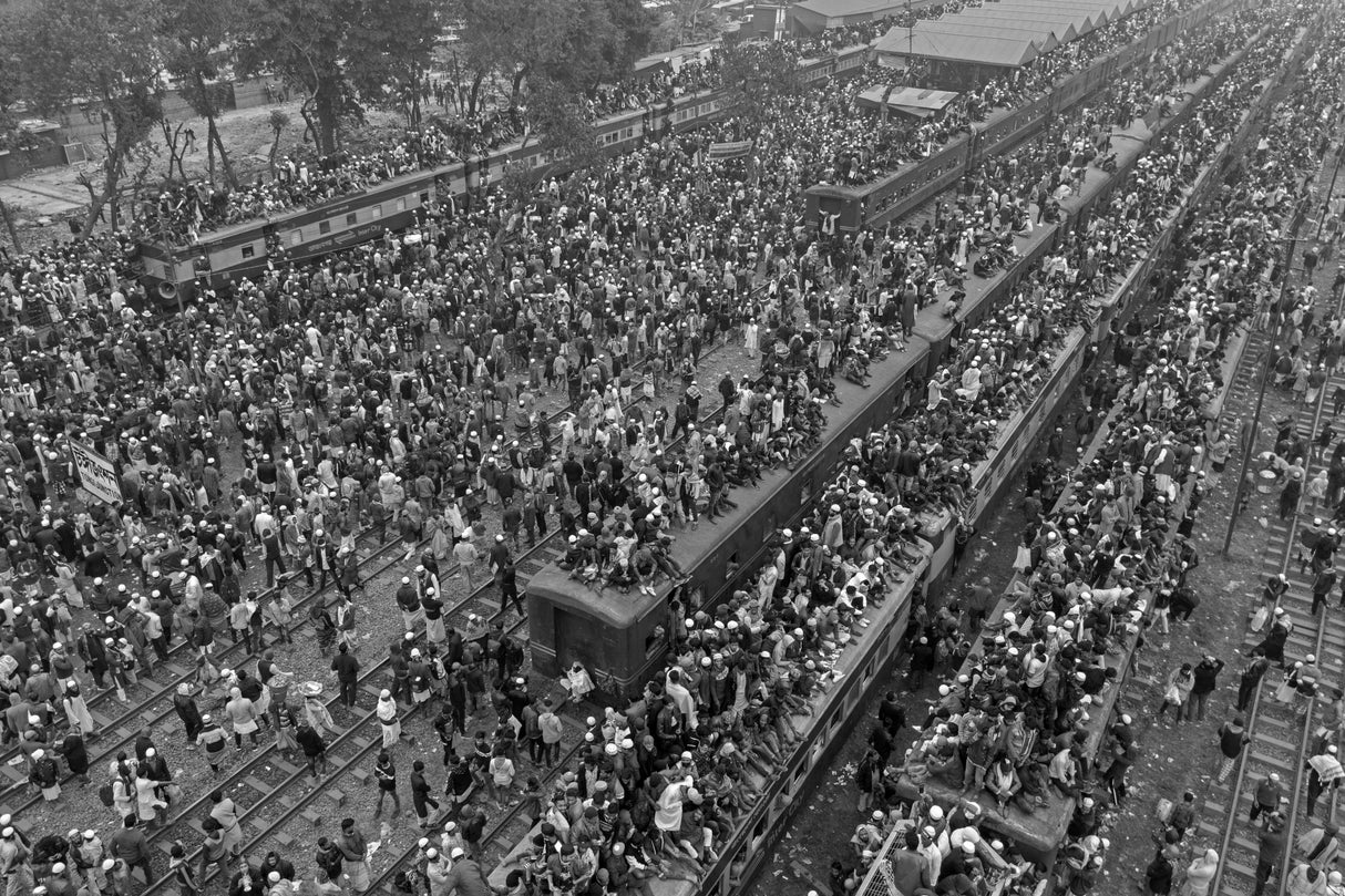 Thousands of travelers Poster och Canvastavla