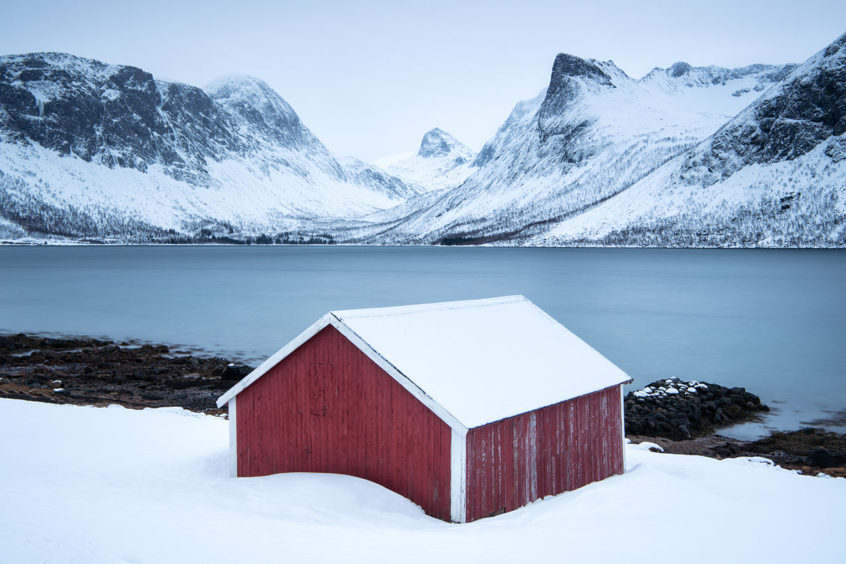Red hut Poster och Canvastavla