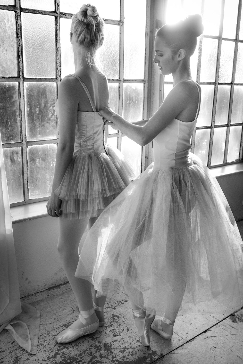 Ballet Dancers preparation ... Poster och Canvastavla