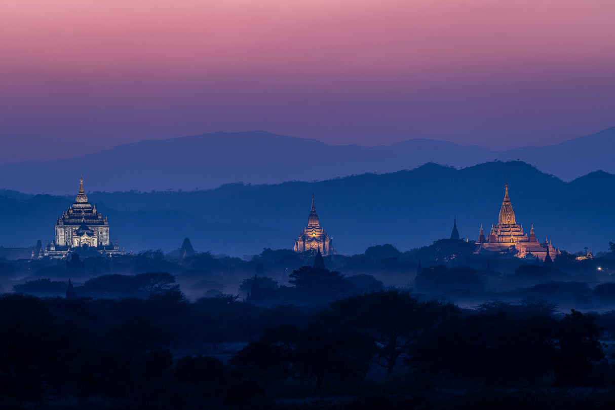 Heritage from The past, passed on to the future, Pagodas still Stand tall, amongst the nature.. Poster och Canvastavla