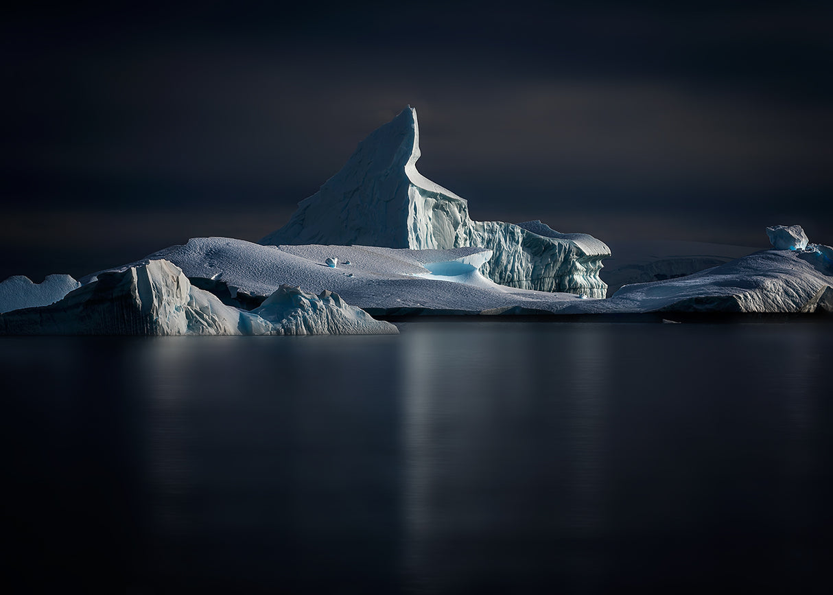 Floating Iceberg, Antarctica Poster och Canvastavla