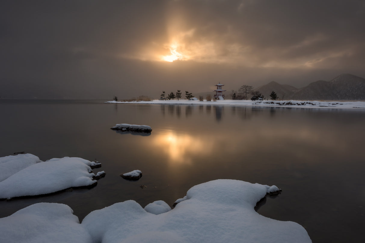 Light on Ice Poster och Canvastavla