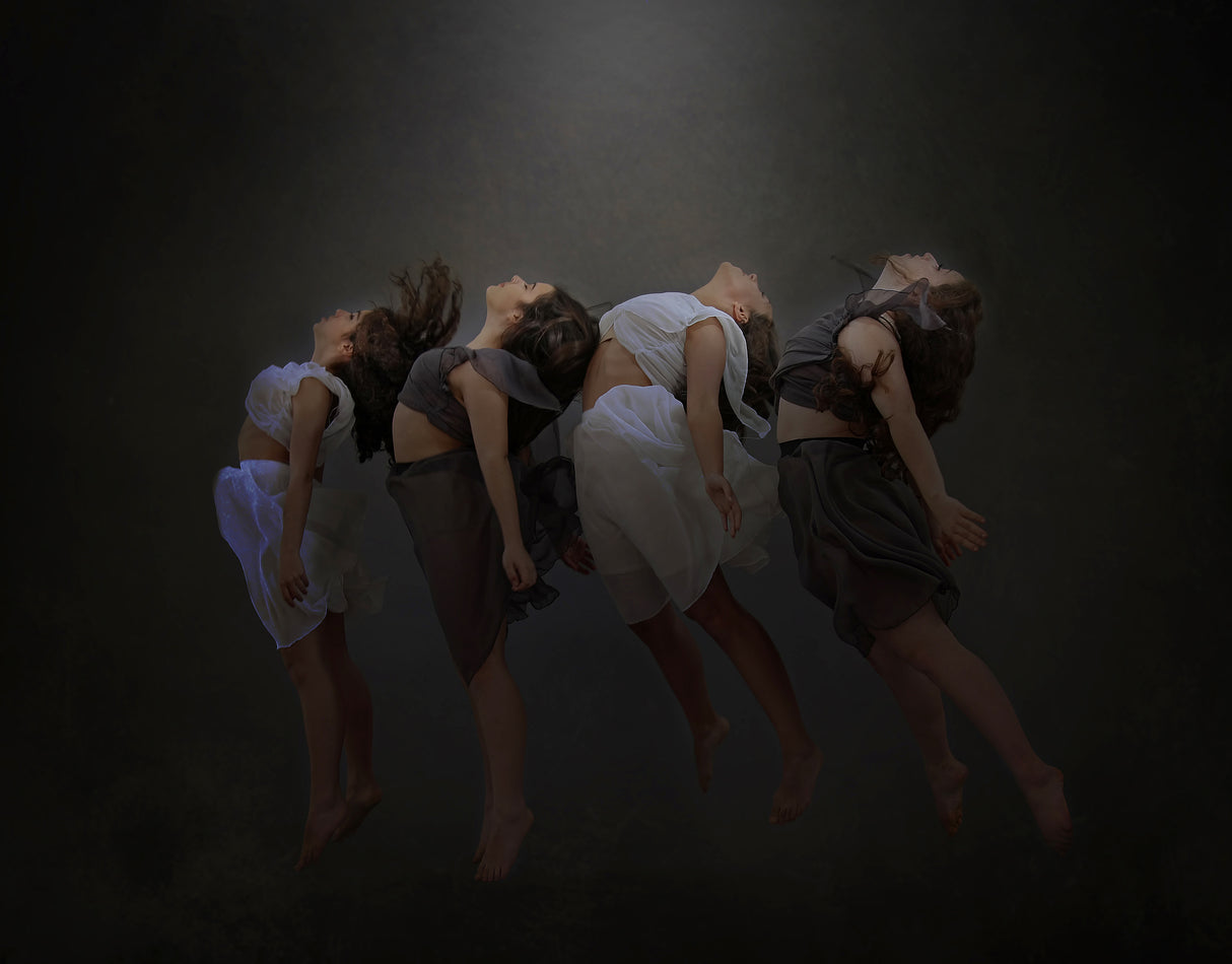 Jumping Girls Poster och Canvastavla