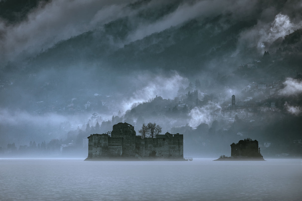 island with a castle Poster och Canvastavla