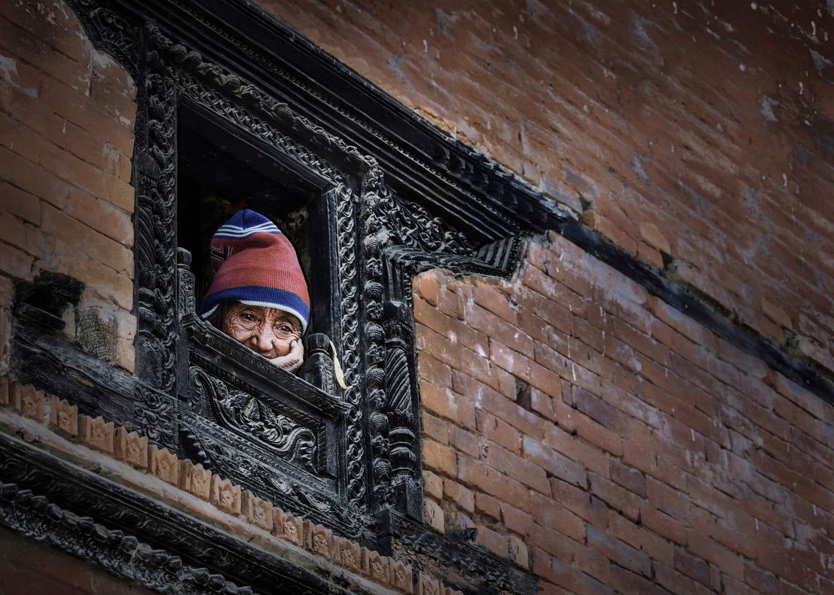 Curious enconters in Bhaktapur Poster och Canvastavla