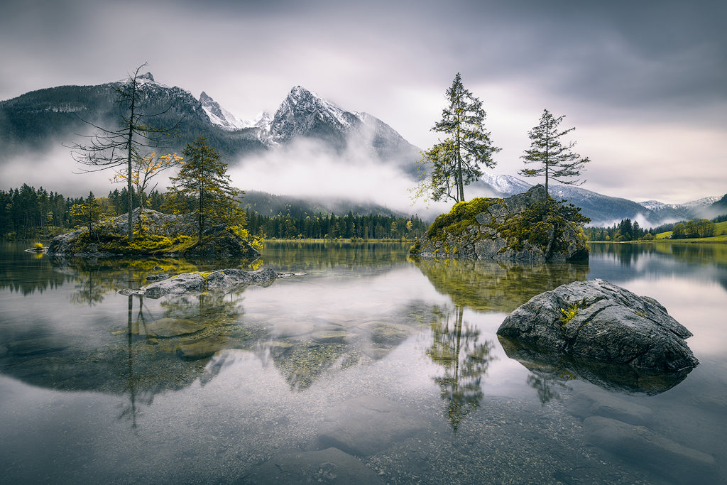 Rainy morning at Hintersee (Bavaria) Poster och Canvastavla