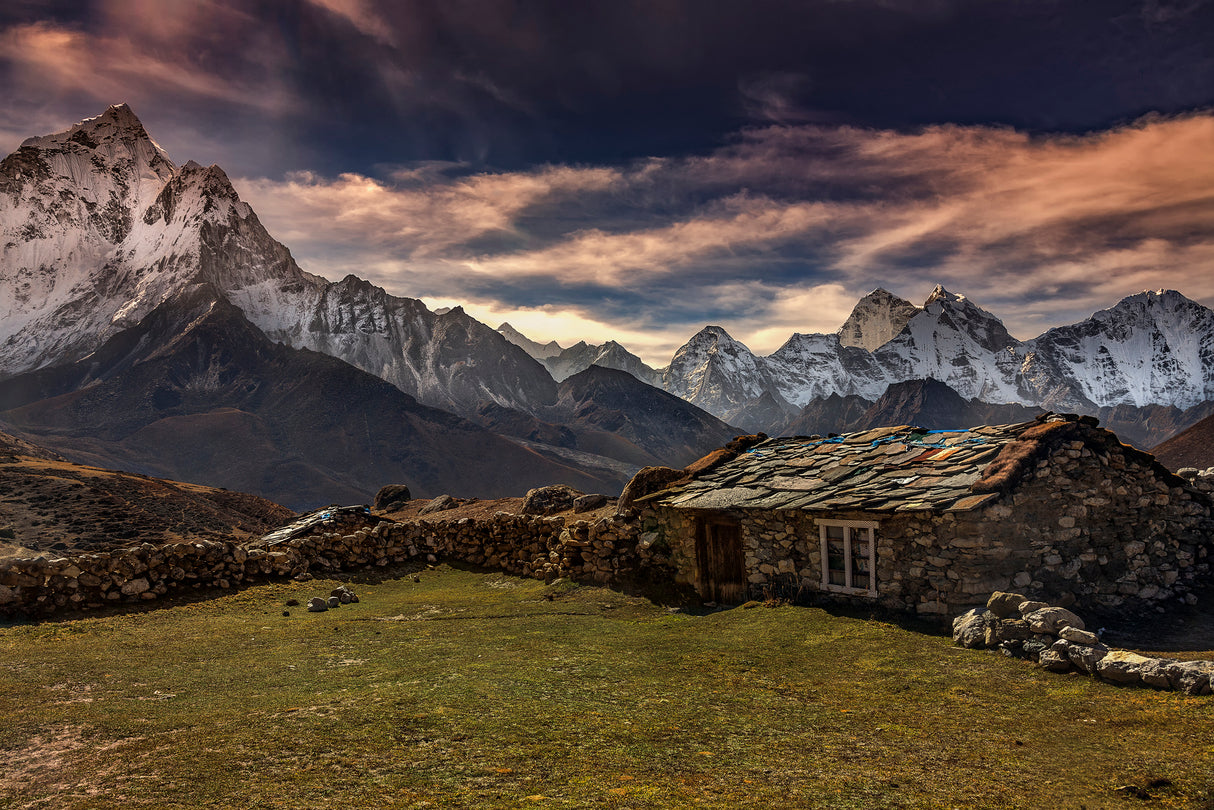 A hut in high himalayas Poster och Canvastavla