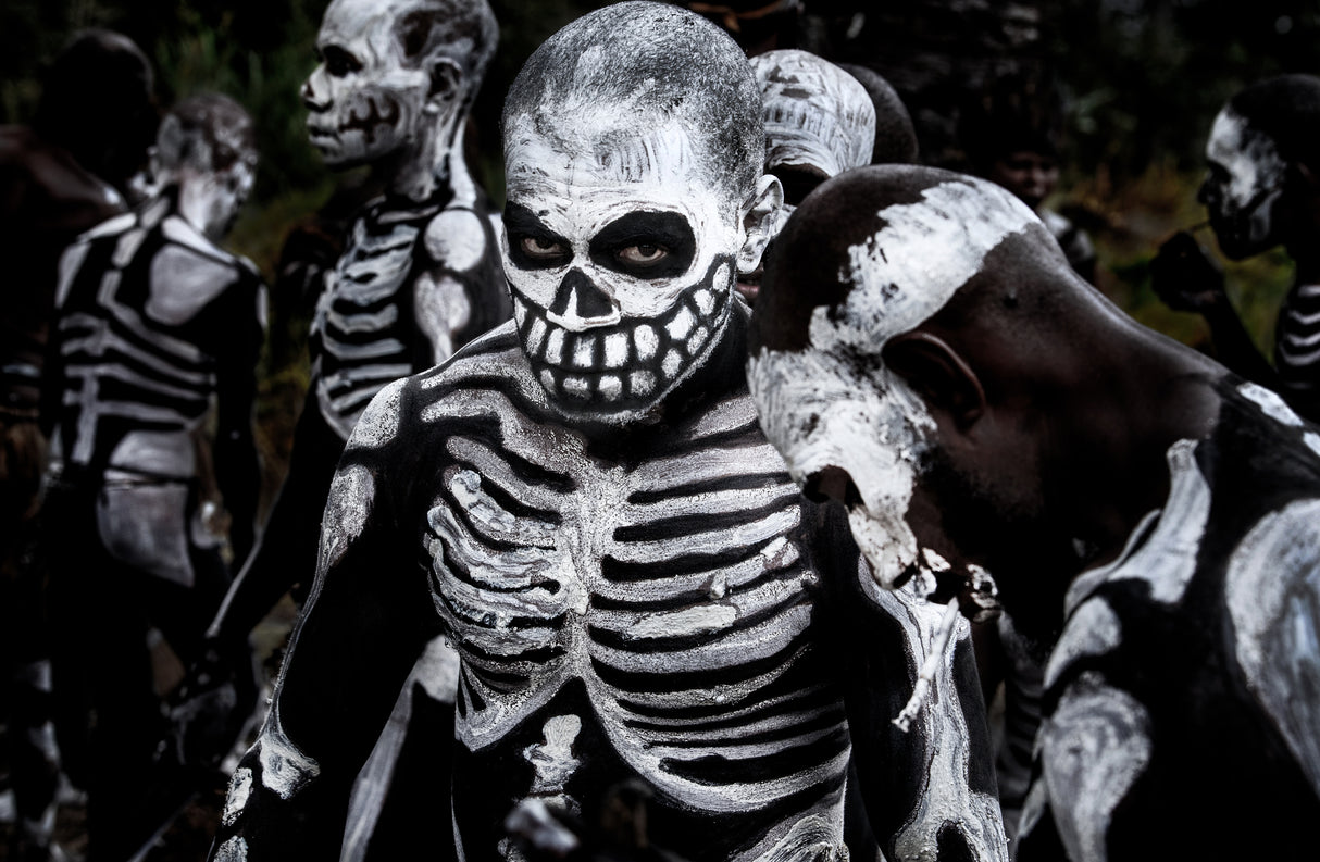Skeleton men at the Mt Hagen sing-sing festival - Papua New Guinea Poster och Canvastavla