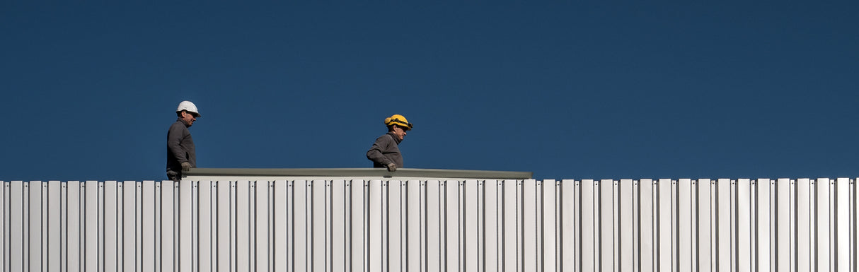 the construction of the wall Poster och Canvastavla