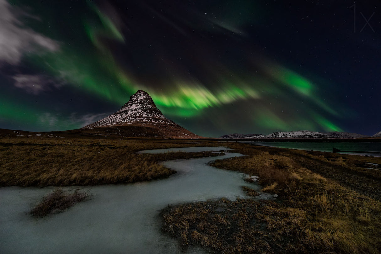 Sacred Kirkjufell Poster och Canvastavla