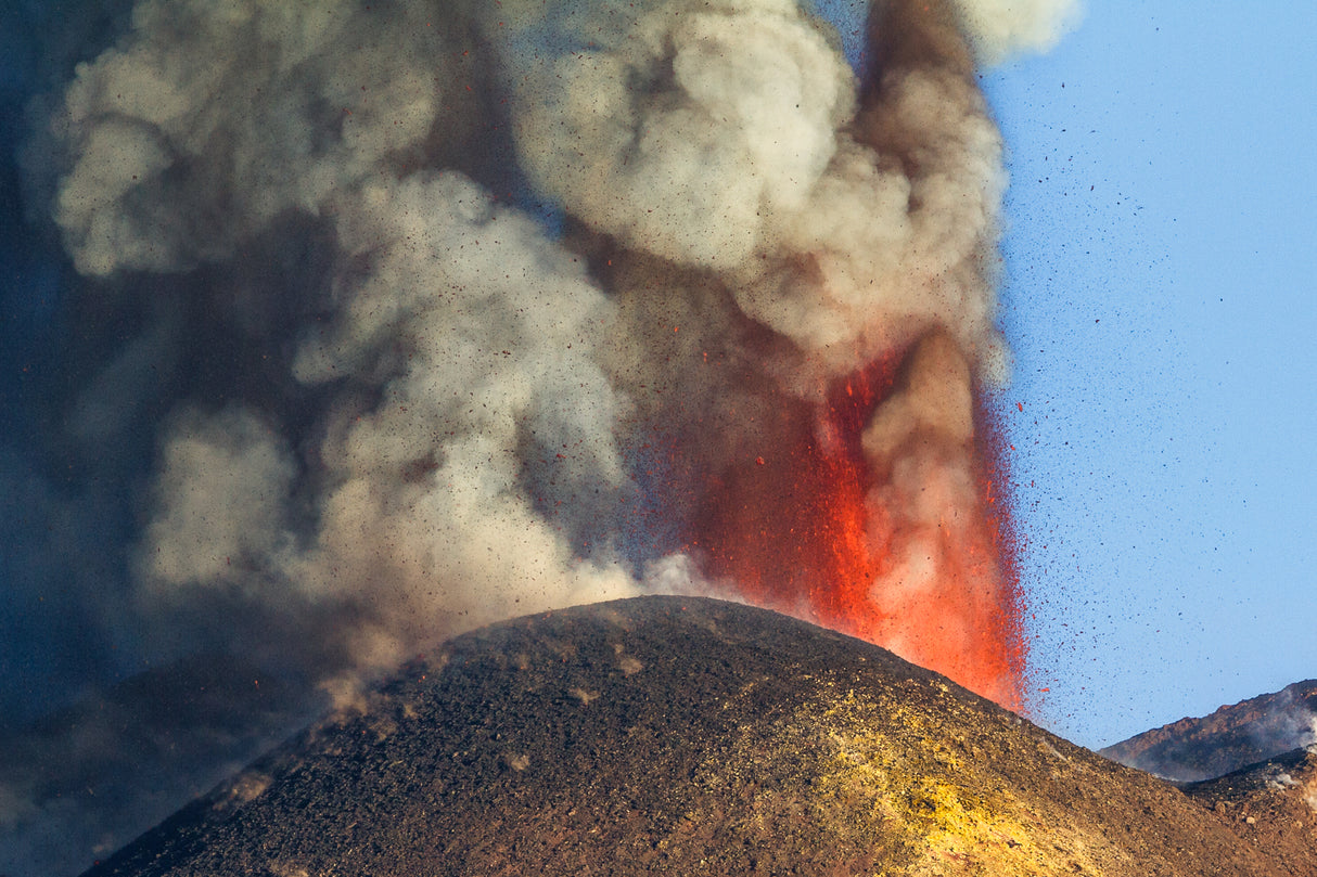 the fury of the volcano Poster och Canvastavla