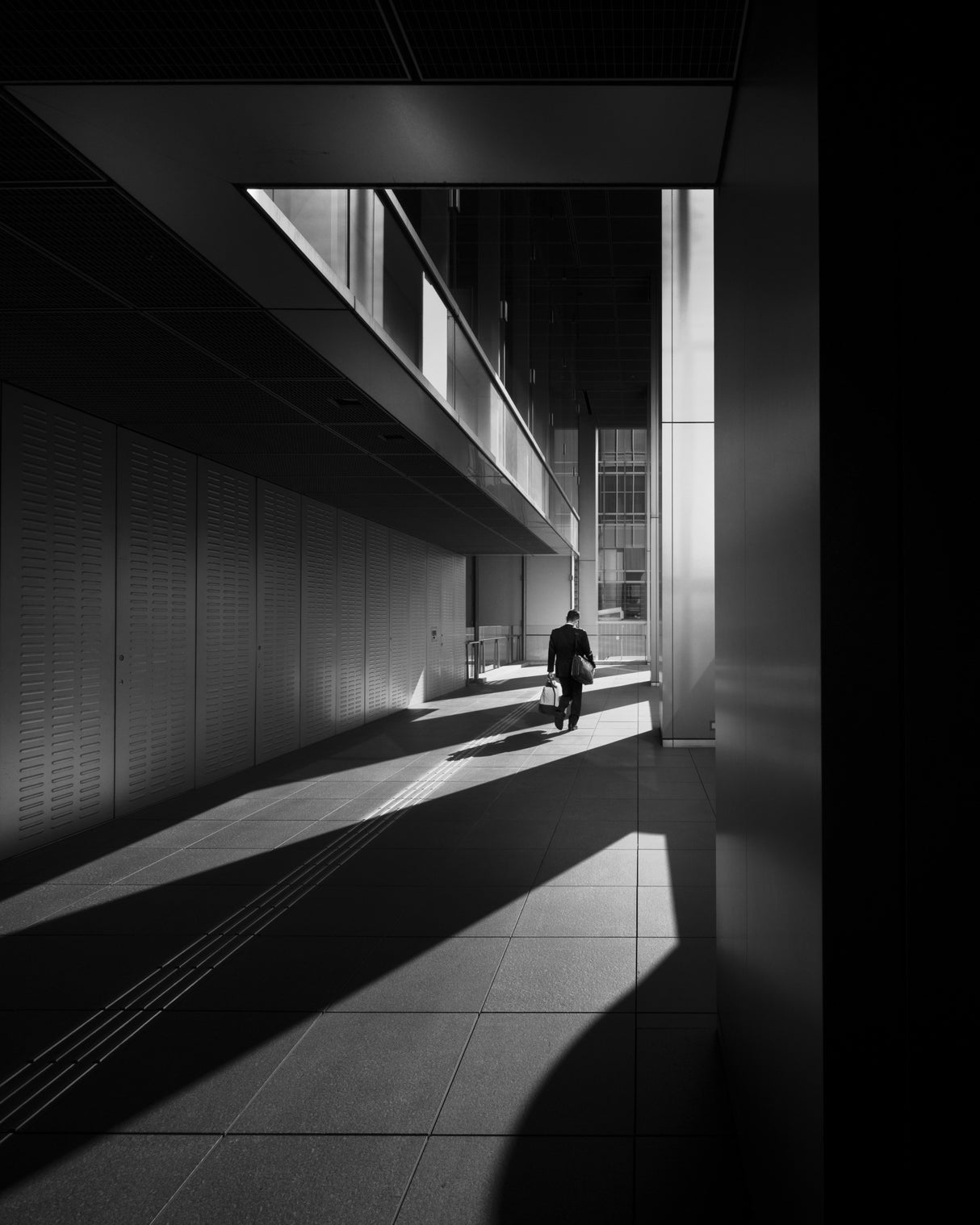 Sunlit Corridor Poster och Canvastavla