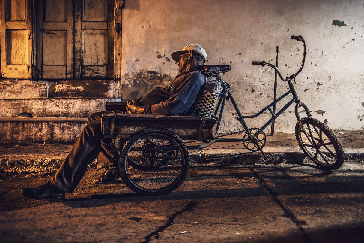Resting in Trinidad streets Poster och Canvastavla