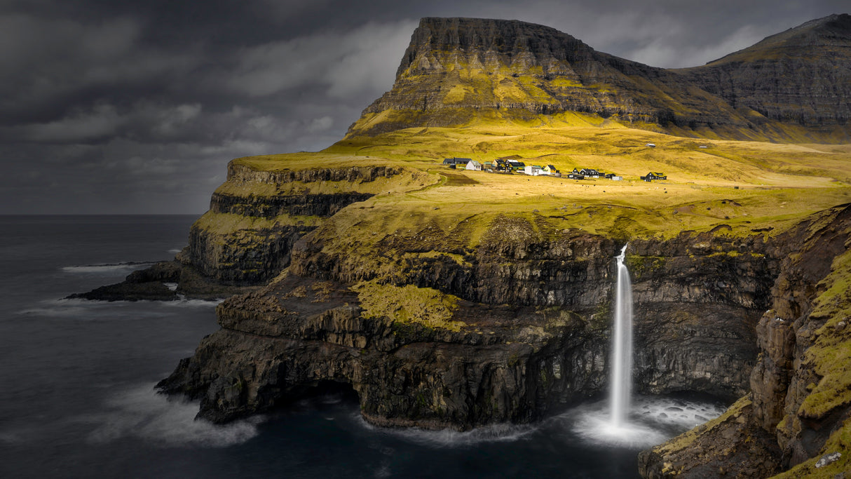 Mulafossur Waterfall Poster och Canvastavla