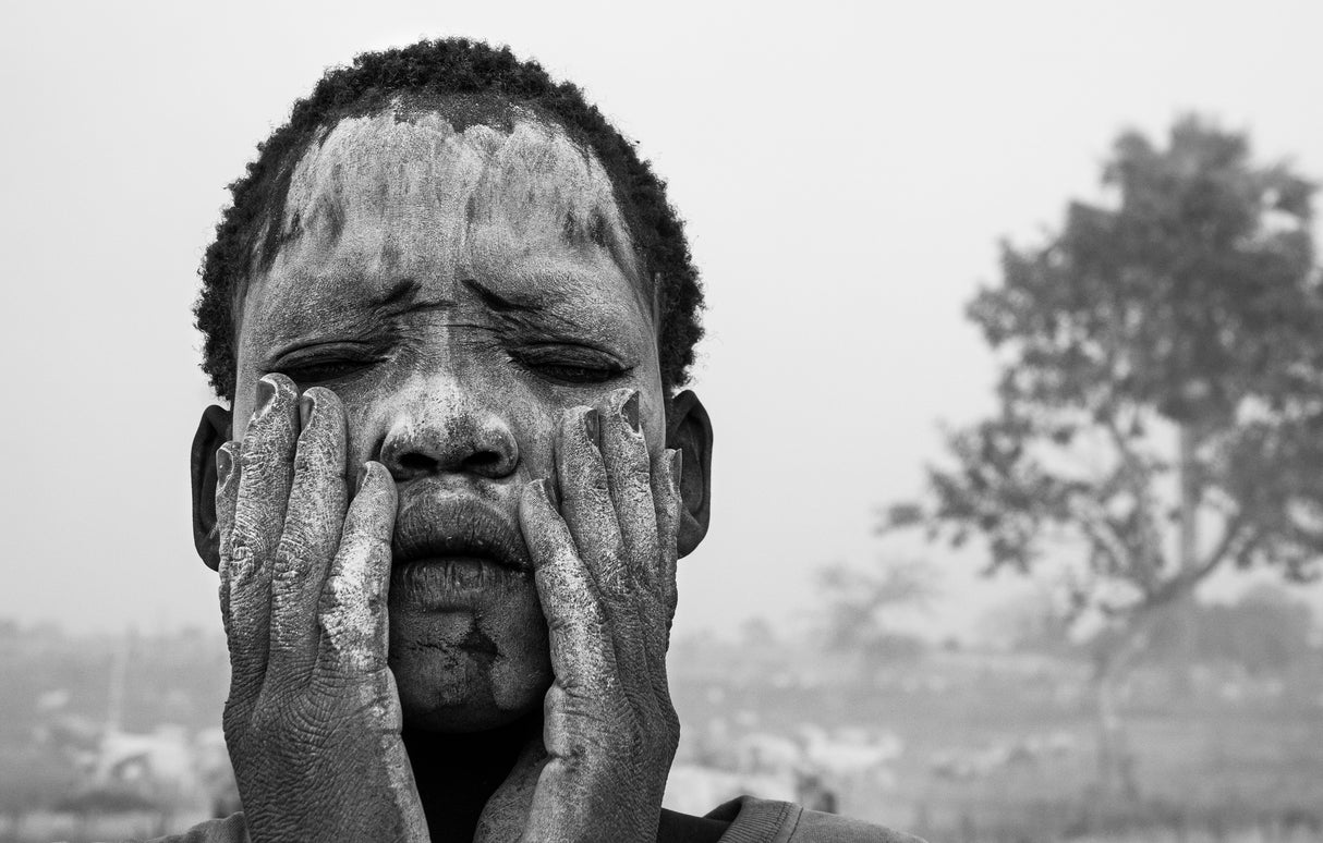 rubbing the ashes over his face Poster och Canvastavla