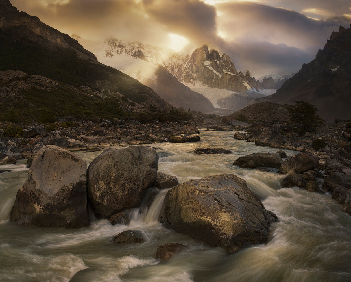 Mountain Light Poster och Canvastavla