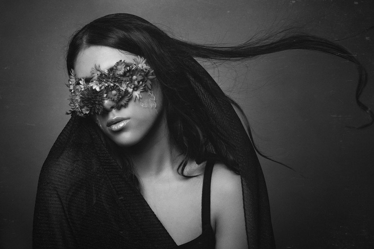 Girl with eyes of flowers Poster och Canvastavla
