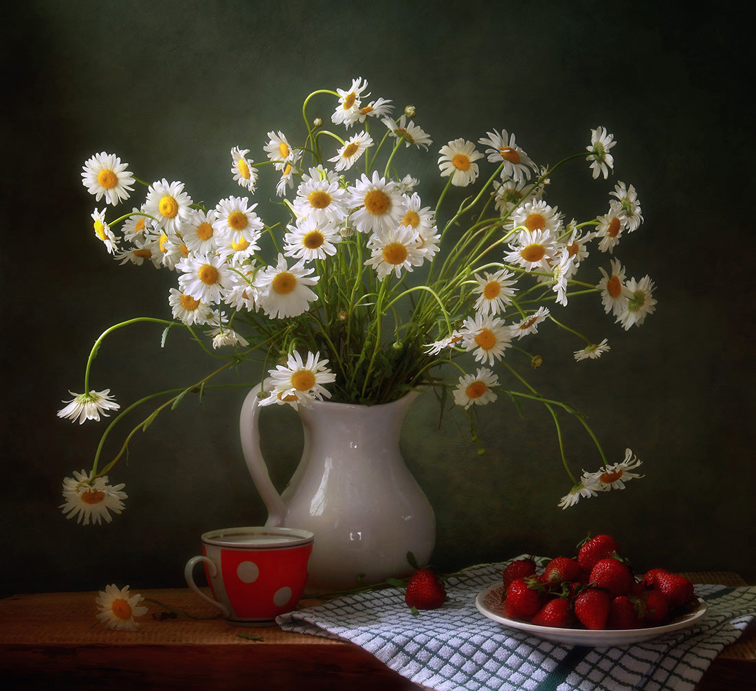 Still Life with Camomiles and Strawberries Poster och Canvastavla
