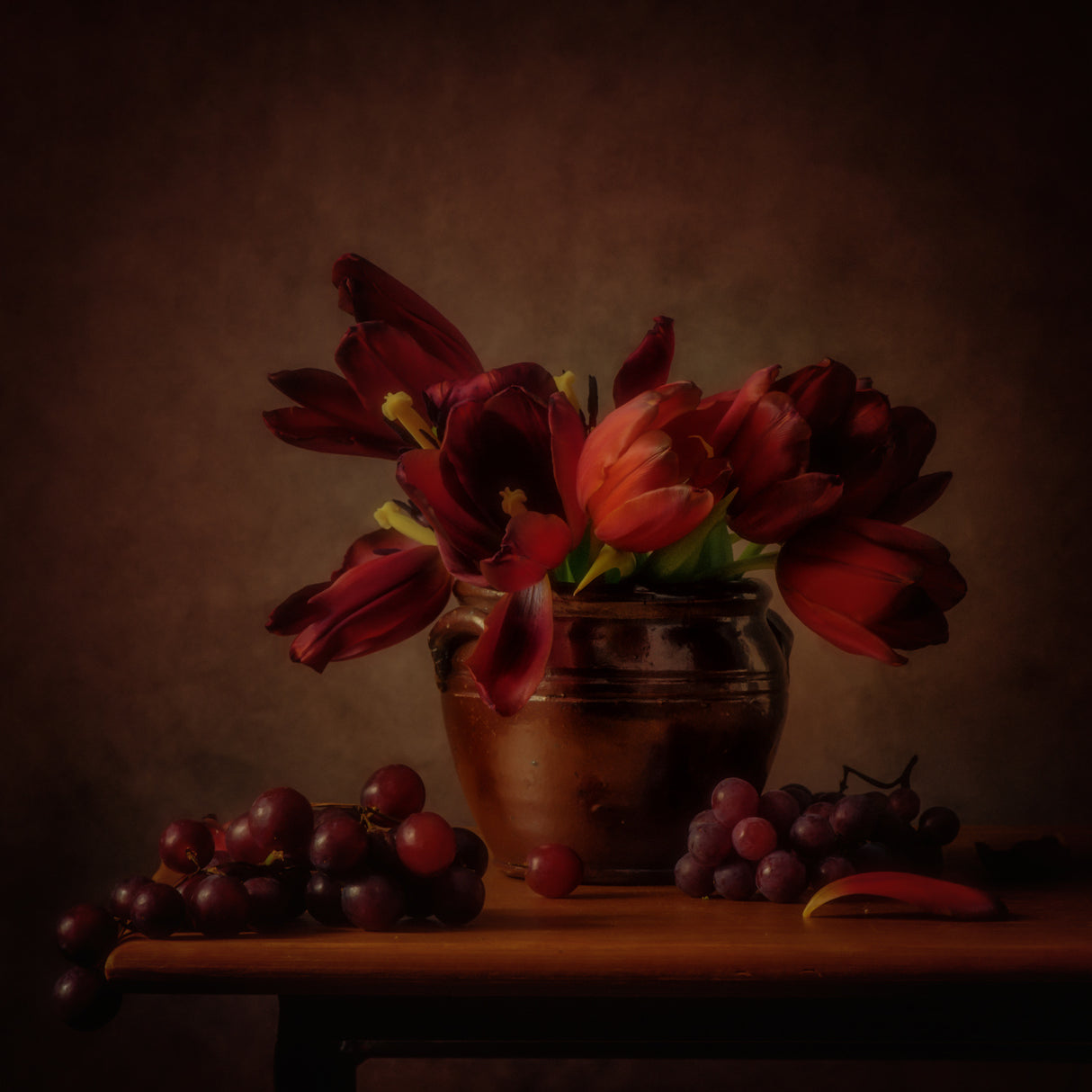 Still life Ruby Red Poster och Canvastavla