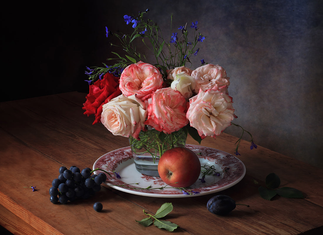 Still life with roses and grapes Poster och Canvastavla