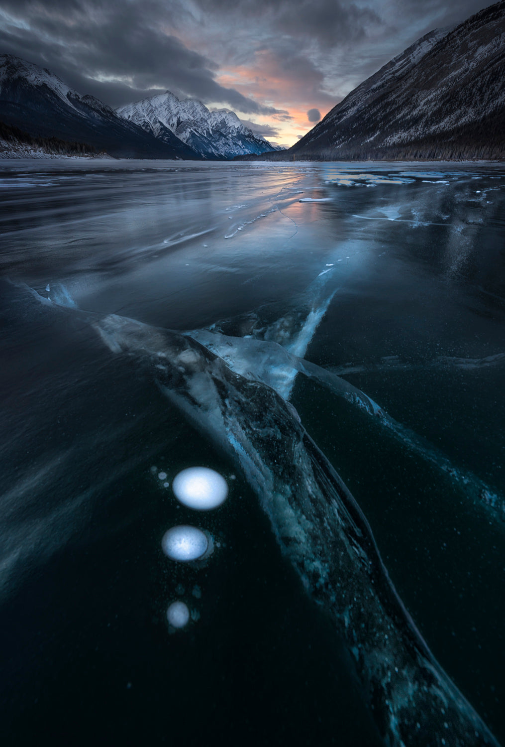 Sunset at bubble lake Poster och Canvastavla