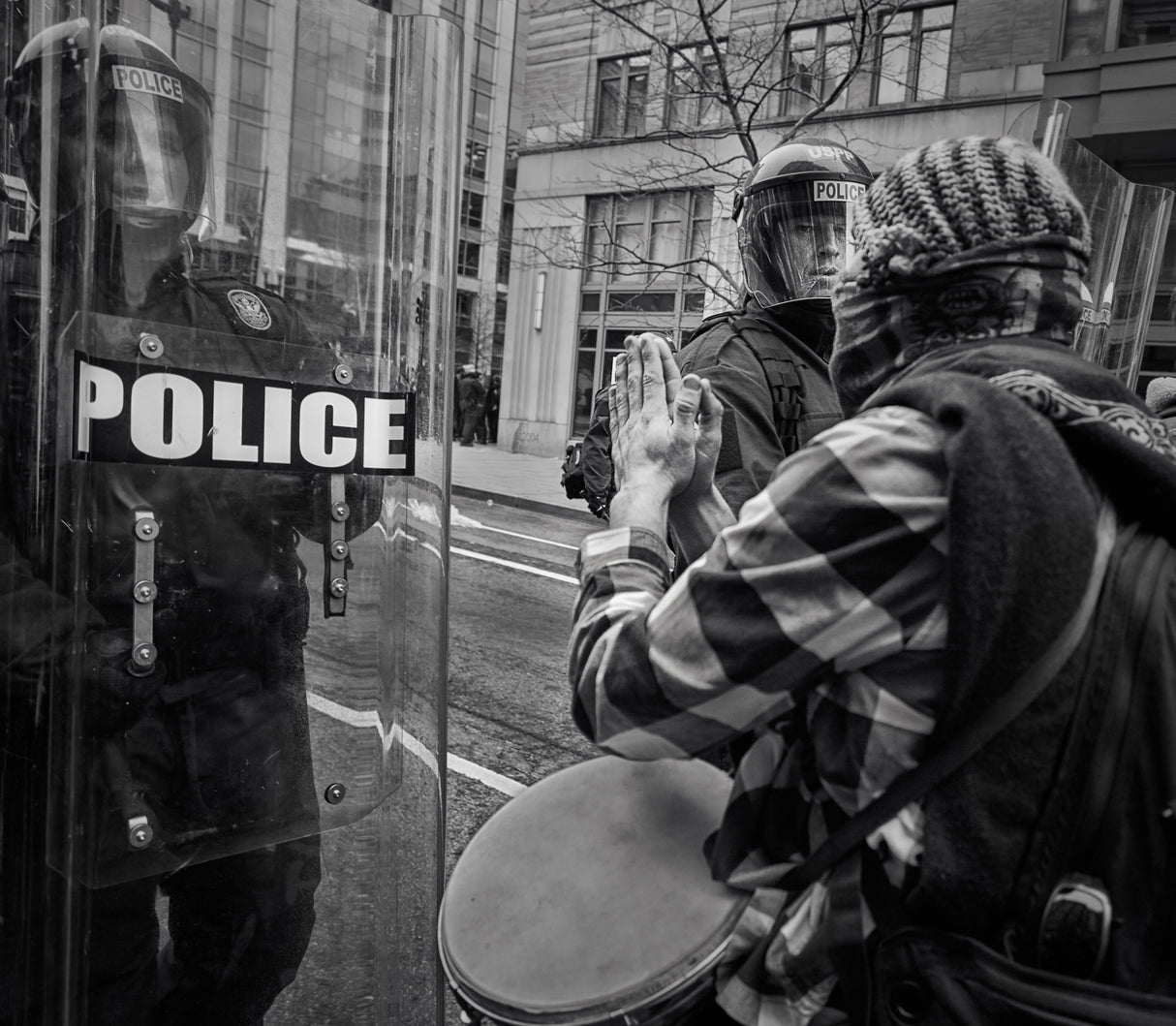 Stand off Poster och Canvastavla
