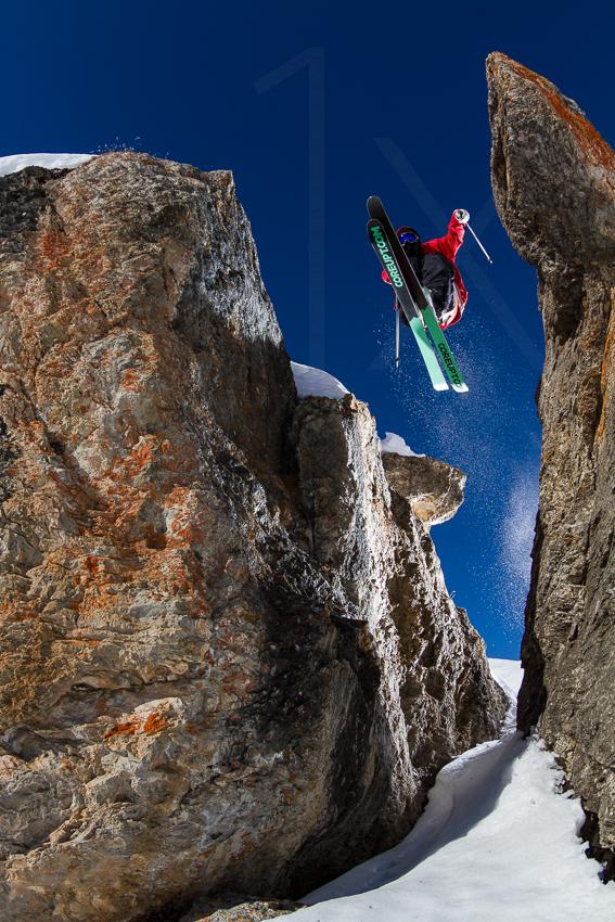 In Between the Rocks Poster och Canvastavla