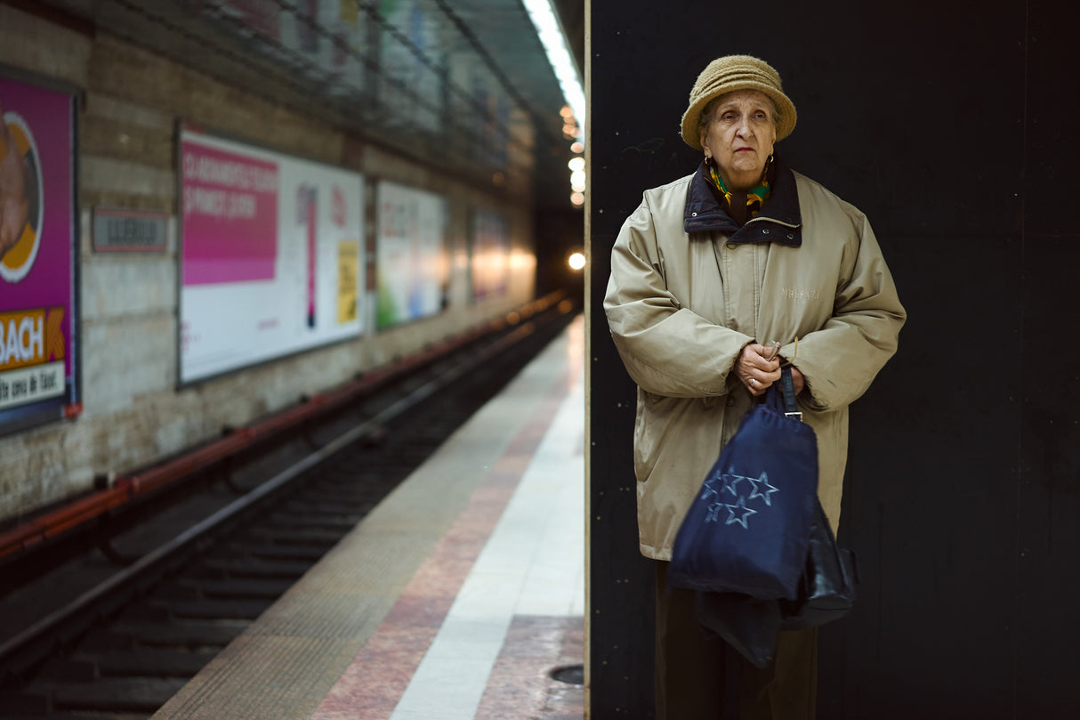 Waiting for the Train Poster och Canvastavla