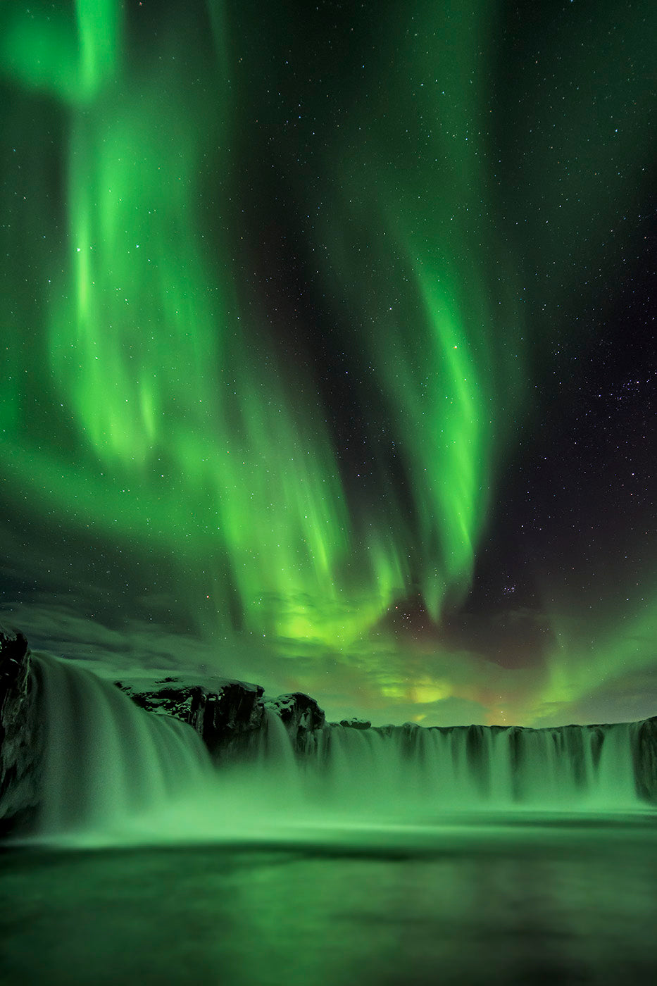 Northern light on Godafoss Poster och Canvastavla