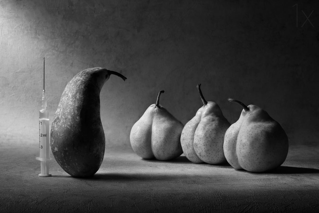 The injection of the pear vitamin Poster och Canvastavla