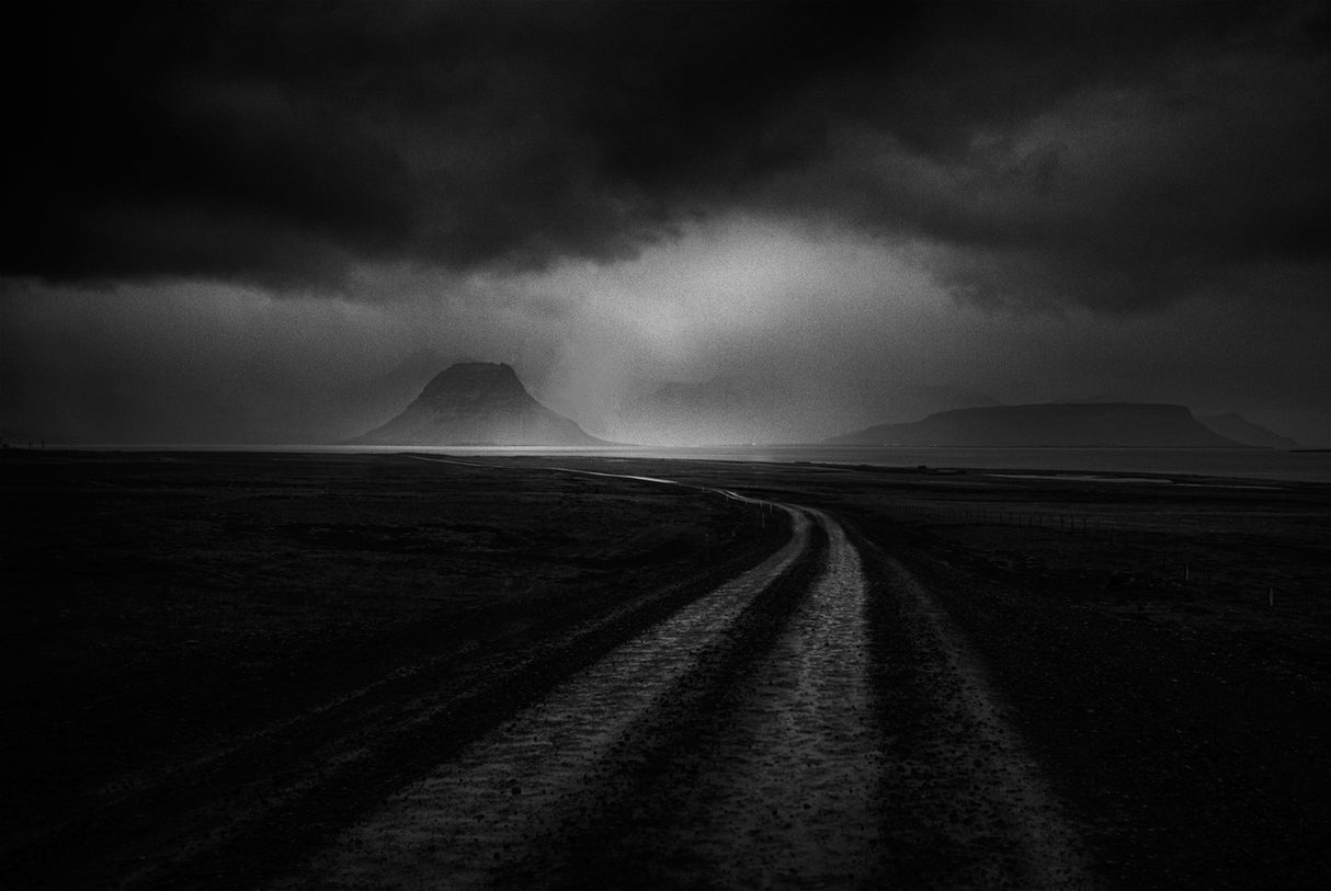 Road to the stormy land Poster och Canvastavla