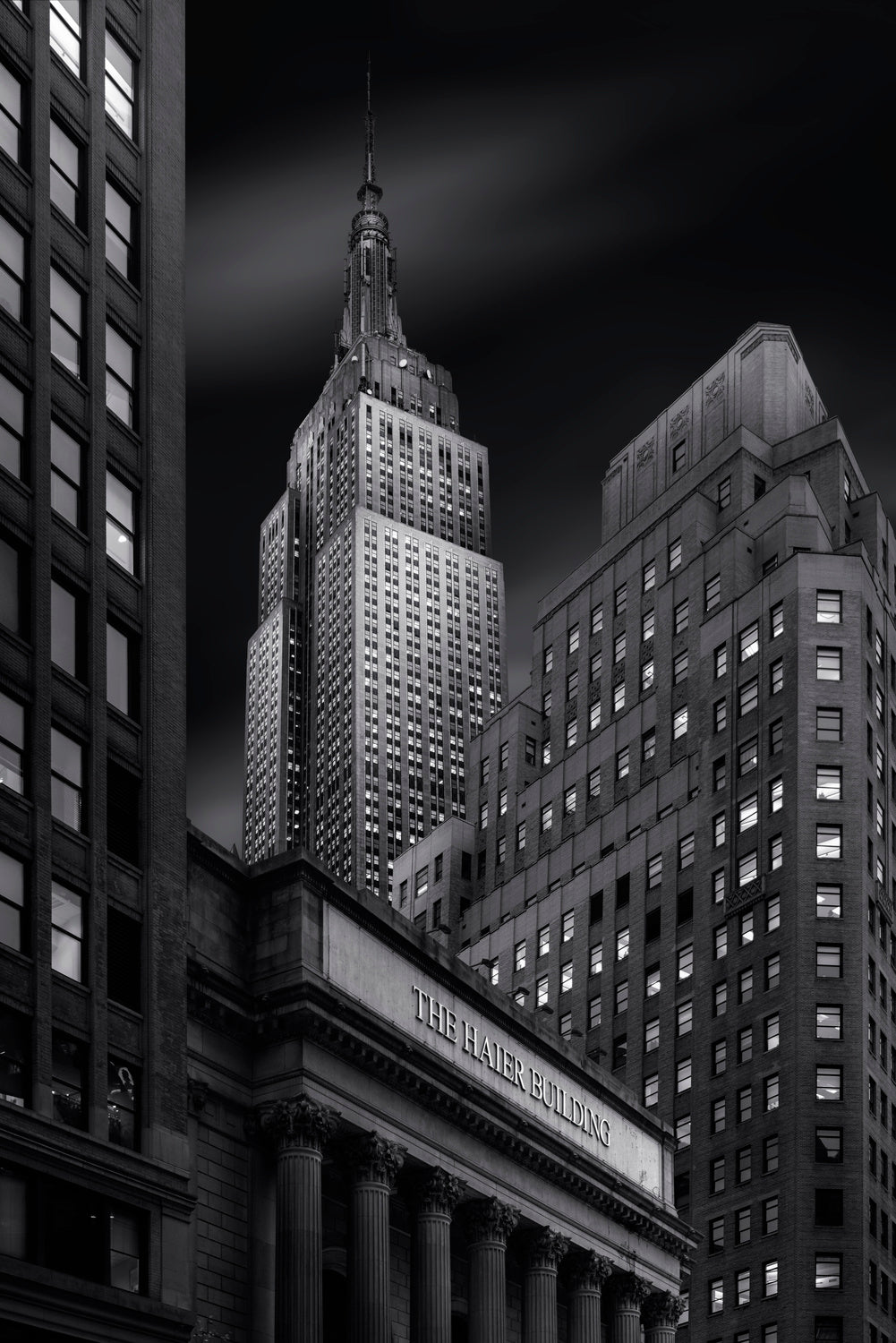 Haier Building Poster och Canvastavla