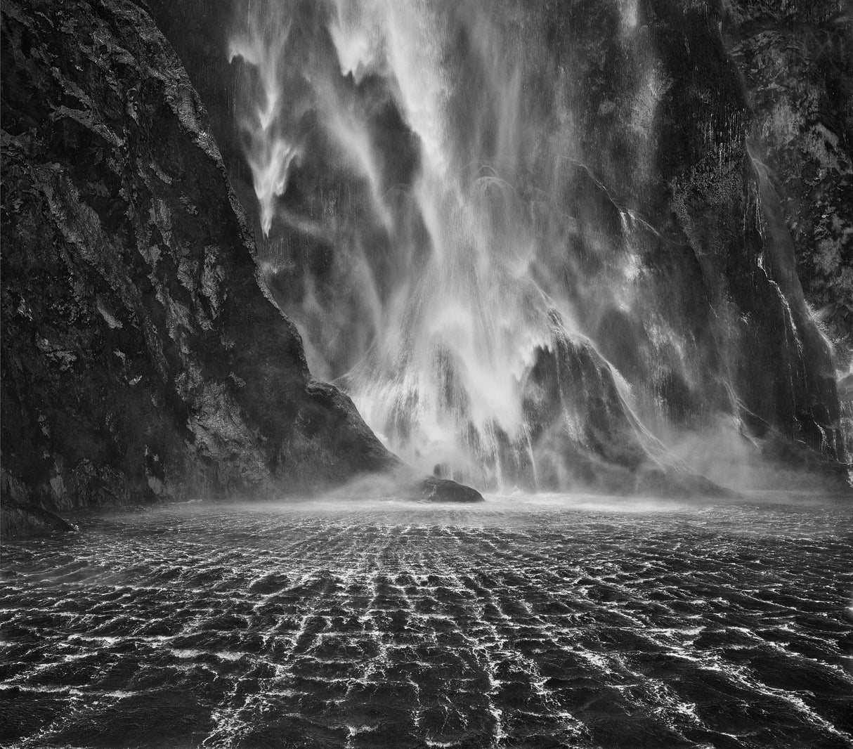 Milford Sound Waterfalls Poster och Canvastavla