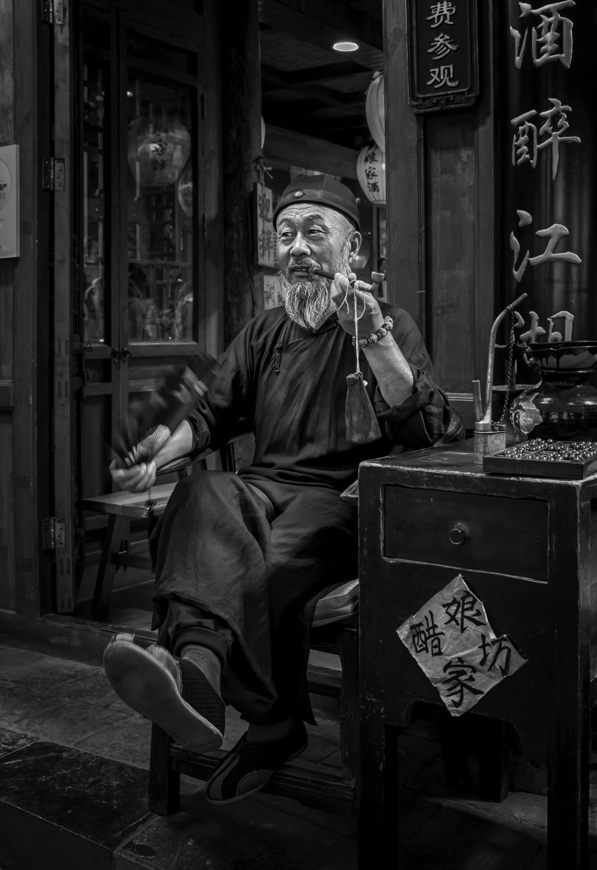 Vinegar Shop Owner Poster och Canvastavla