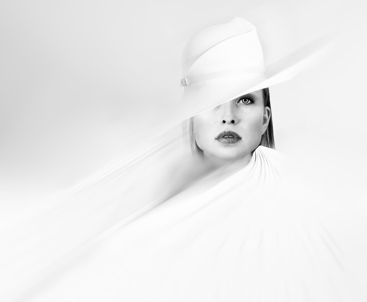 Iryna in white Poster och Canvastavla