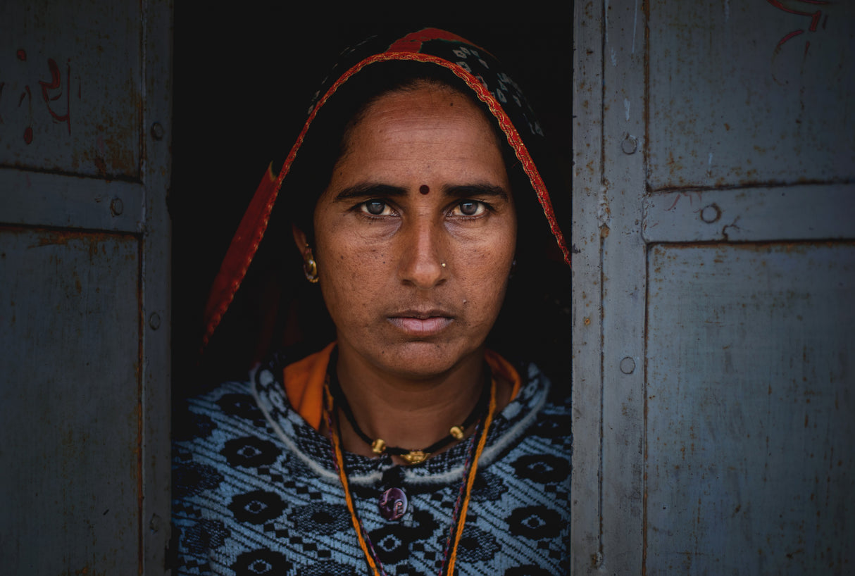 Door And Woman Poster och Canvastavla