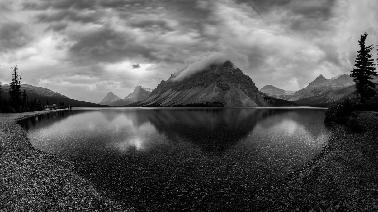 Bow Lake Under Clouds Poster och Canvastavla