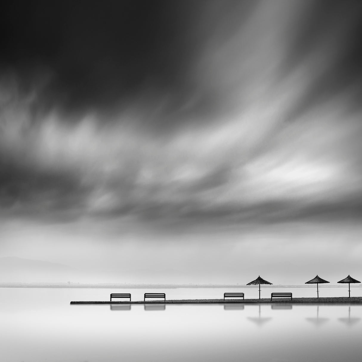 Four Benches and three umbrellas Poster och Canvastavla