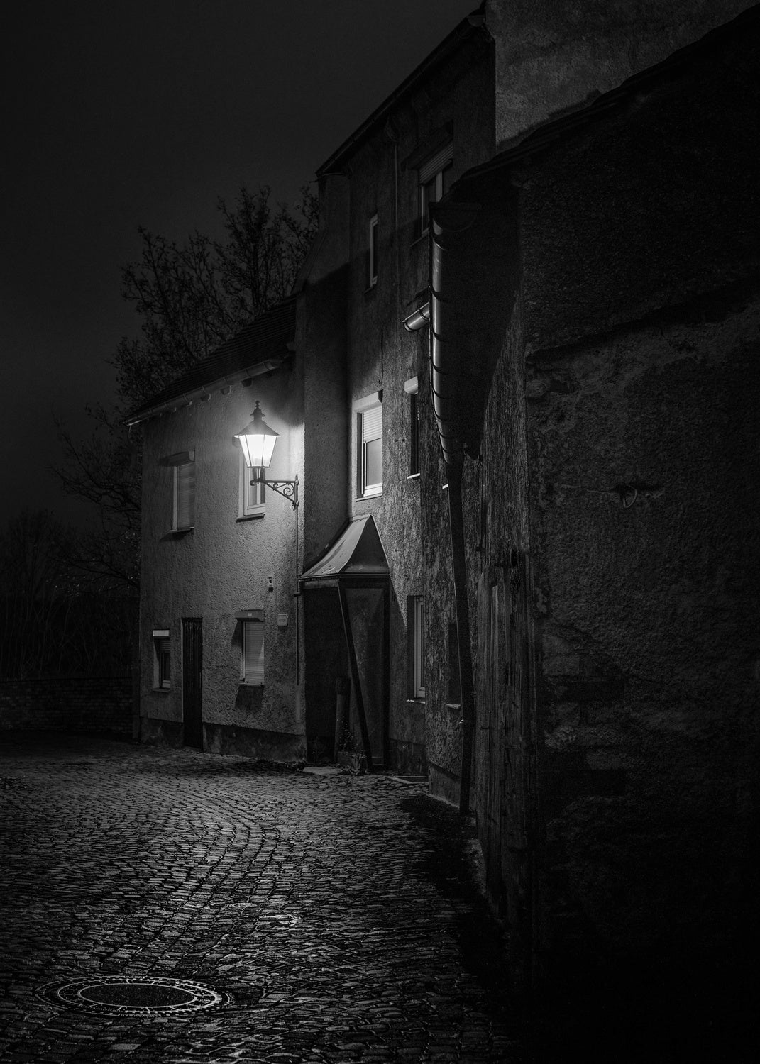 Along the city wall II Poster och Canvastavla
