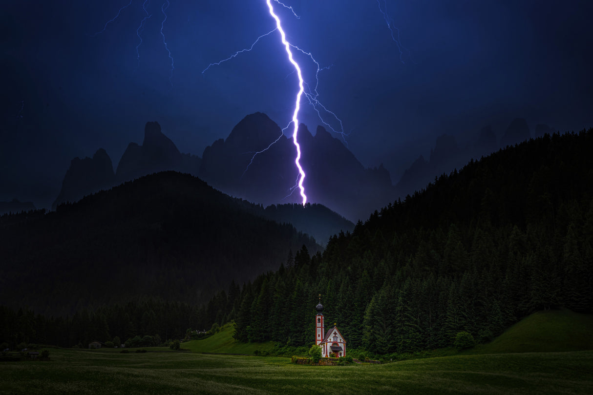 Lightning over Val di Funes Dolomites Poster och Canvastavla