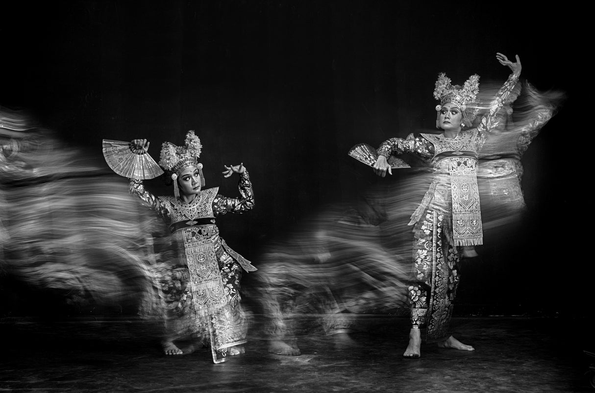 Legong Dancers Poster och Canvastavla