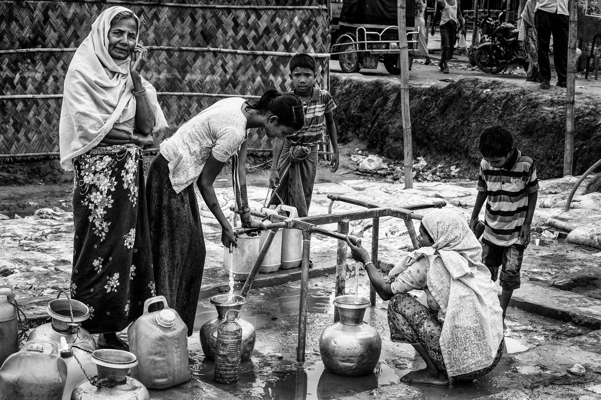 At a Rohingya refugee camp - Bangladesh Poster och Canvastavla